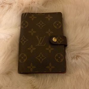 AUTHENTIC LOUIS VUITTON small agenda